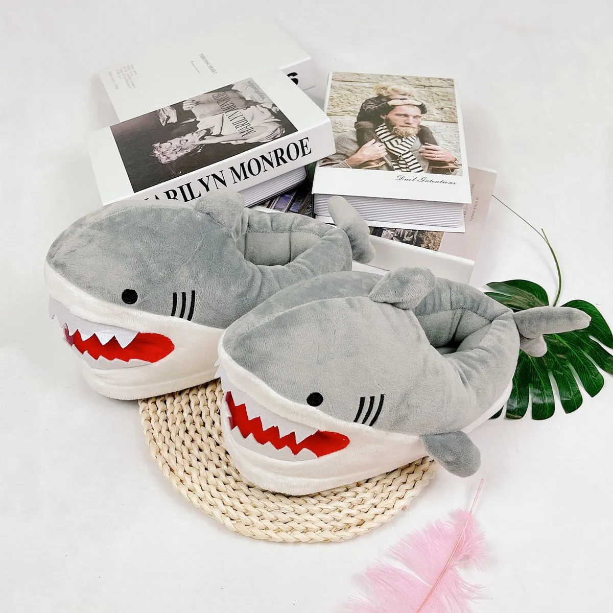 Cute cartoon shark head plush slippers（HPSD129)